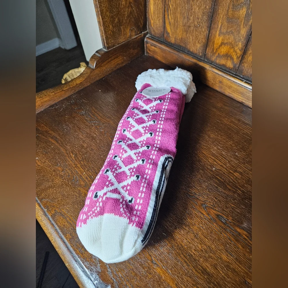 NWT Pink and White Fuzzy Knit Socks One Size.